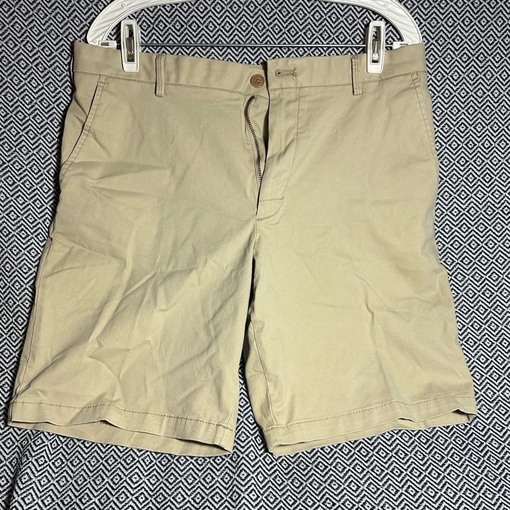 IZOD Saltwater Shorts Size 32 9.5 inseam  Great used condition